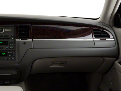 2010 Lincoln Town Car Signature Limited