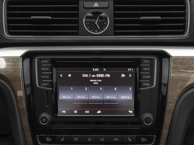 2018 Volkswagen Passat 2.0T SEL Premium