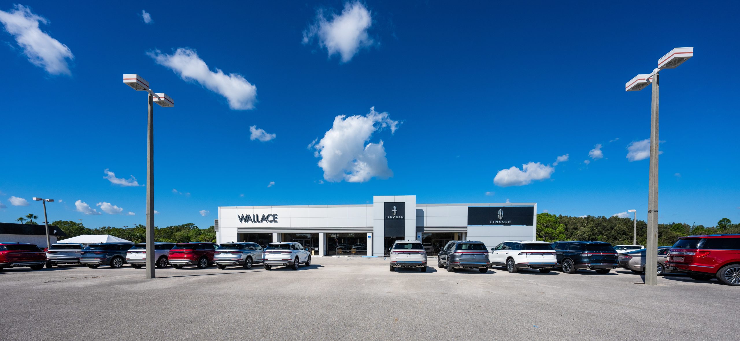 Wallace Lincoln Dealership in Fort Pierce, FL