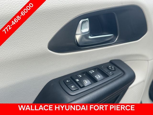 2020 Chrysler Pacifica Touring
