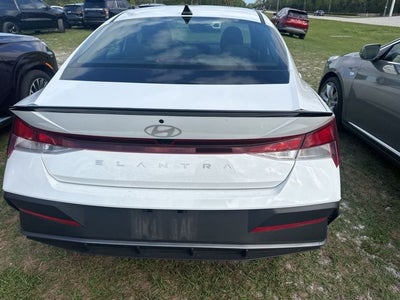 2025 Hyundai Elantra SEL Sport