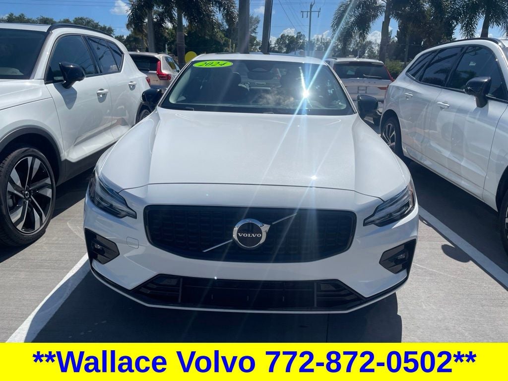 2024 Volvo S60 B5 Core Dark Theme