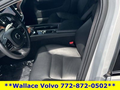 2023 Volvo S60 B5 Plus Dark Theme