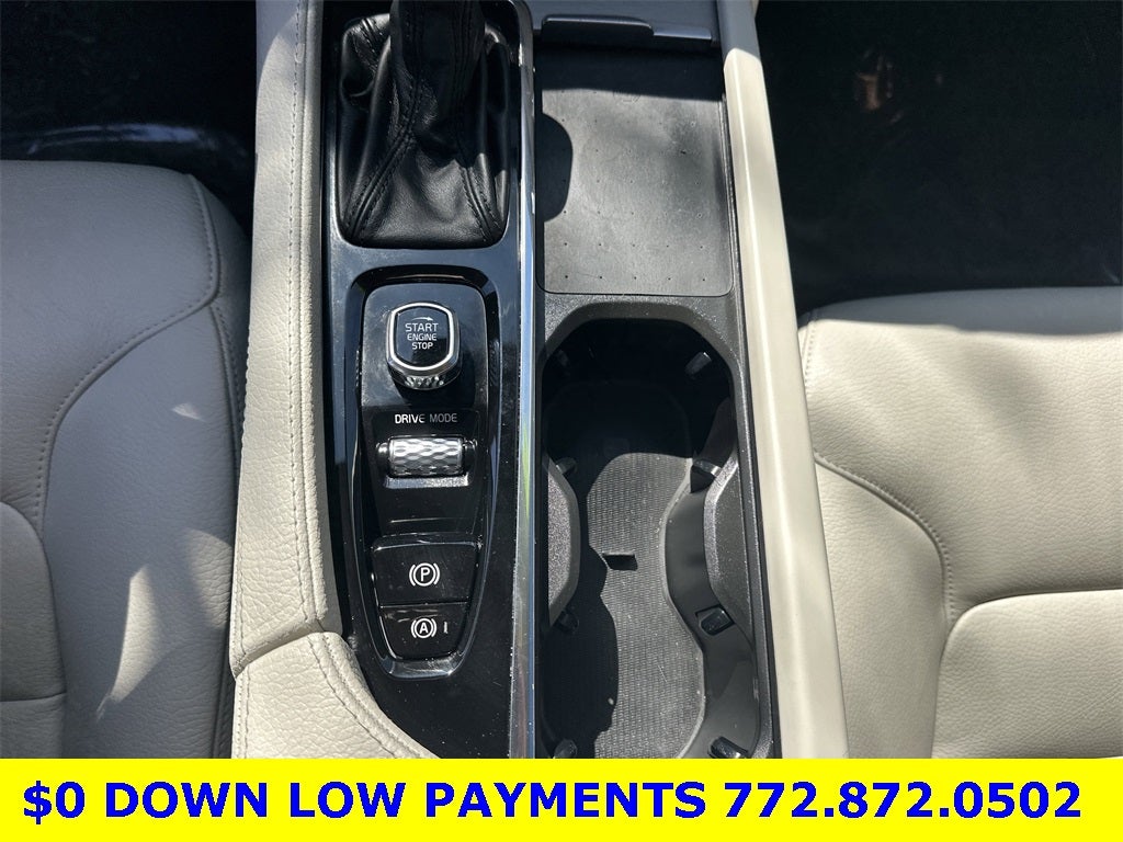 2021 Volvo XC90 T5 Momentum