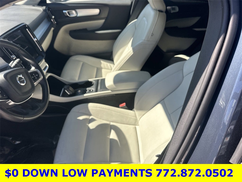 2021 Volvo XC40 Momentum