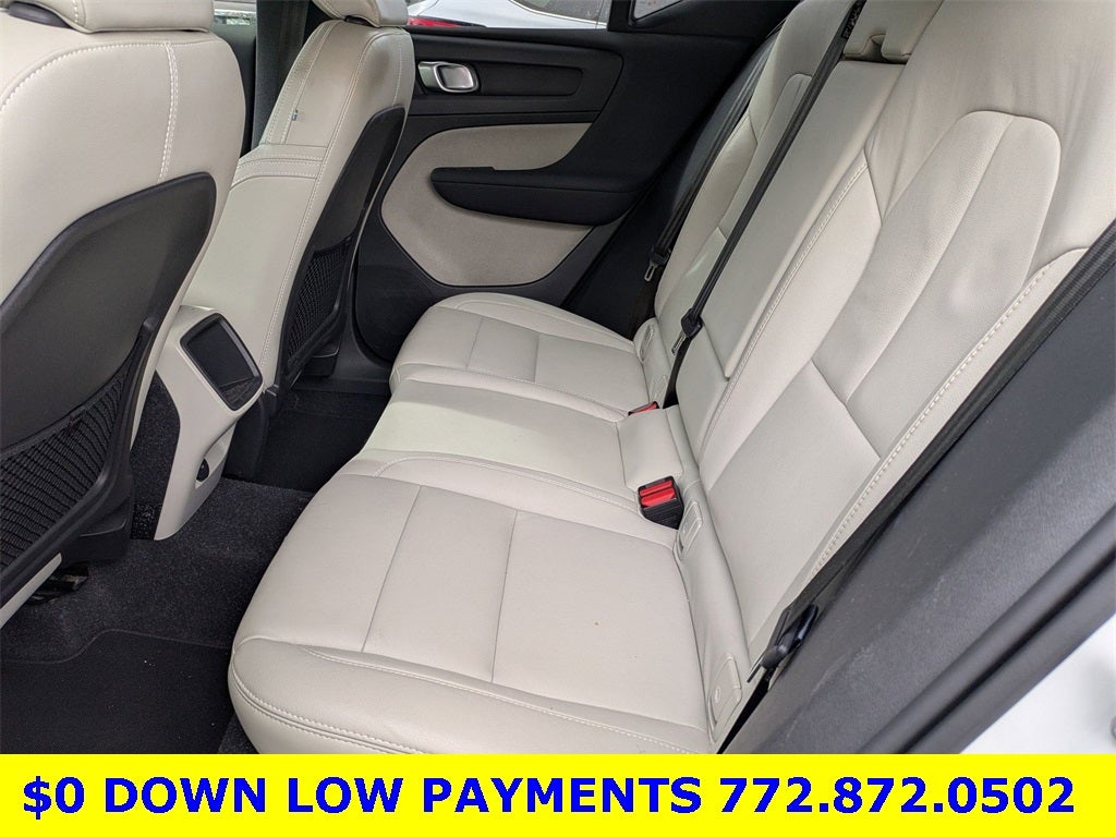 2021 Volvo XC40 Momentum