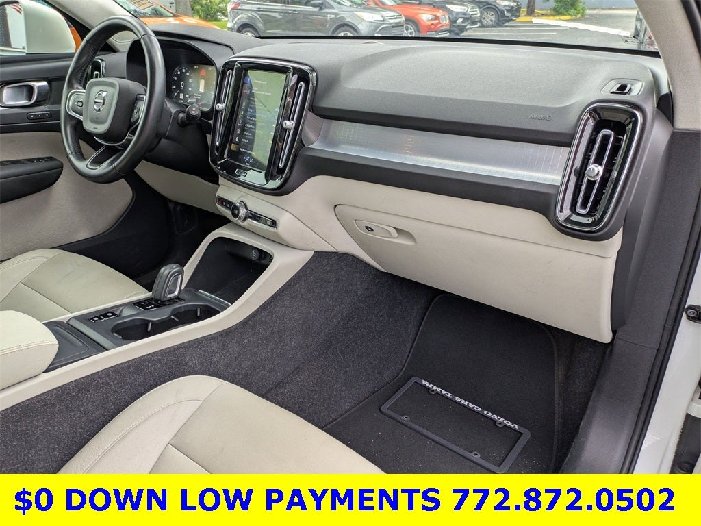 2021 Volvo XC40 Momentum