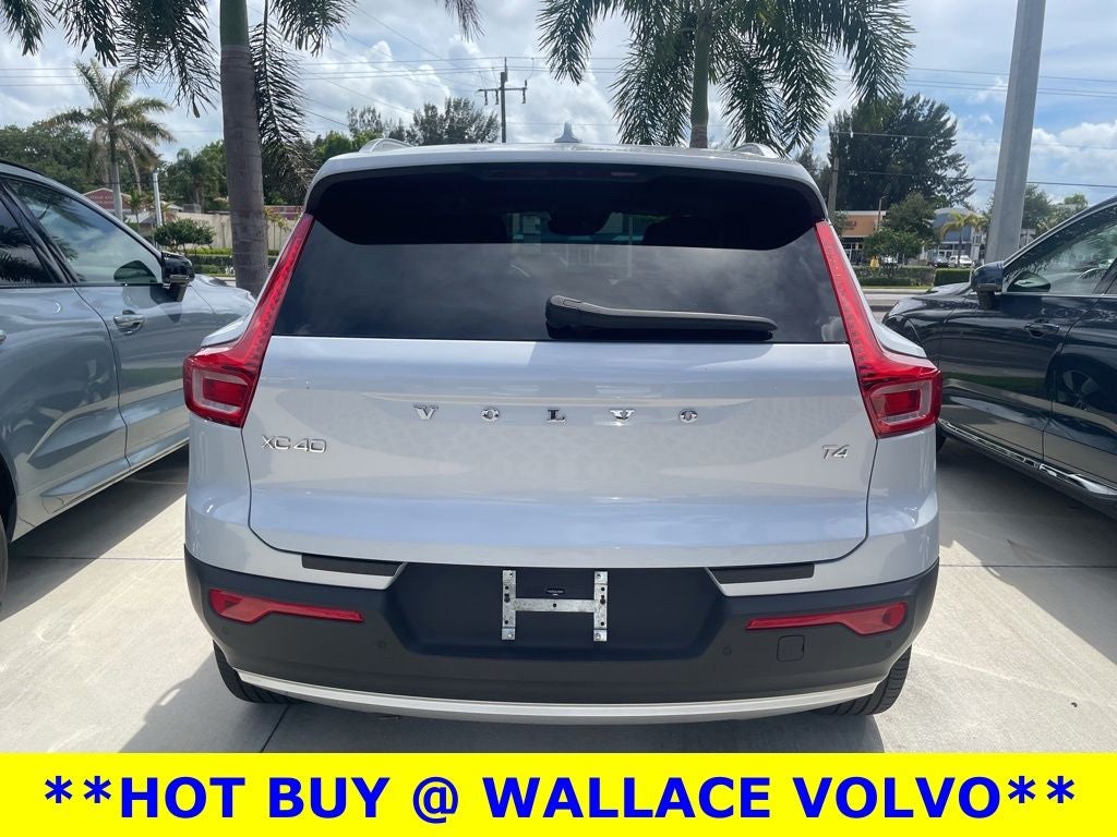 2020 Volvo XC40 Momentum