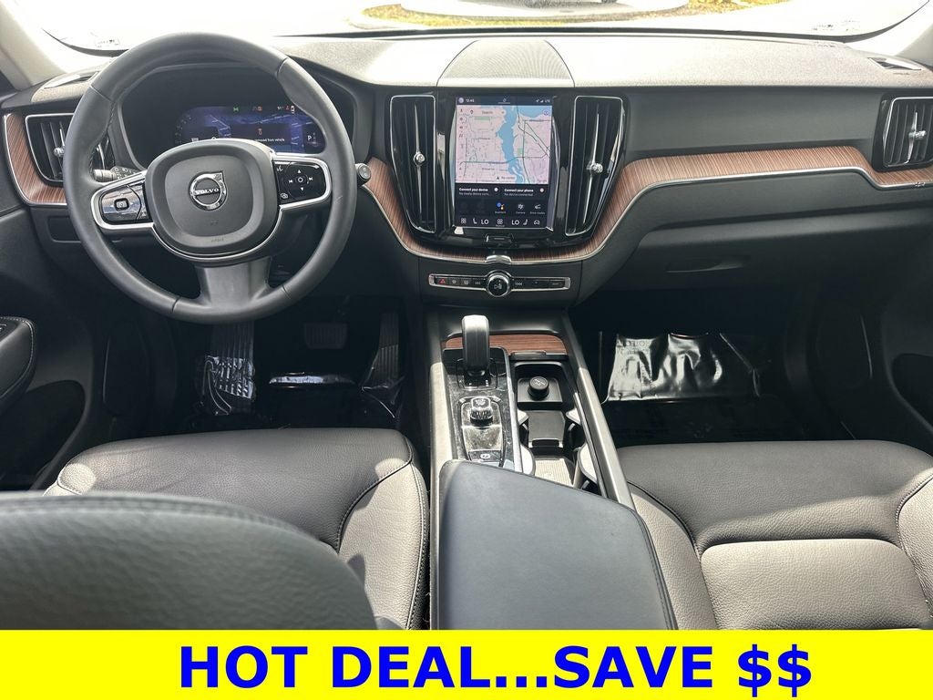 2023 Volvo XC60 B5 Plus Bright Theme
