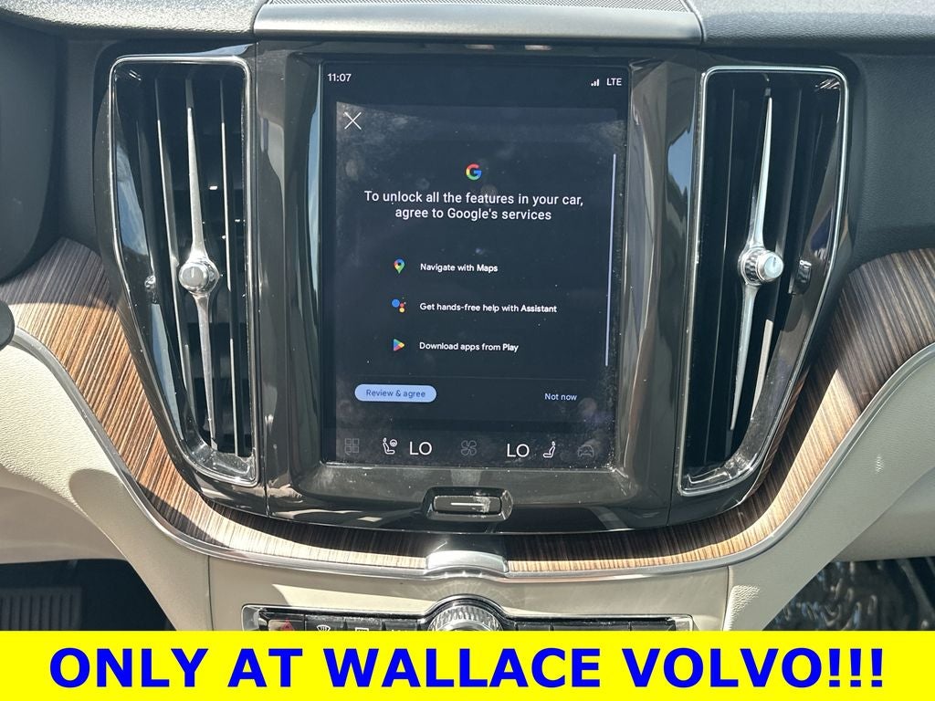 2022 Volvo XC60 B5 Momentum