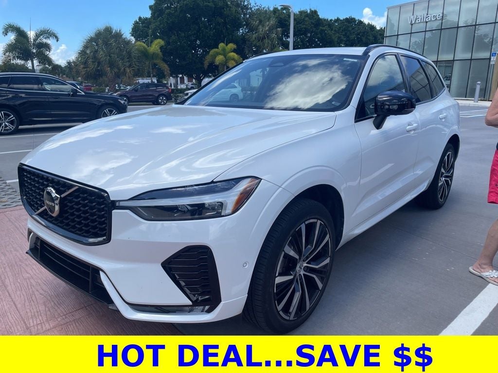 2023 Volvo XC60 B5 Plus Dark Theme