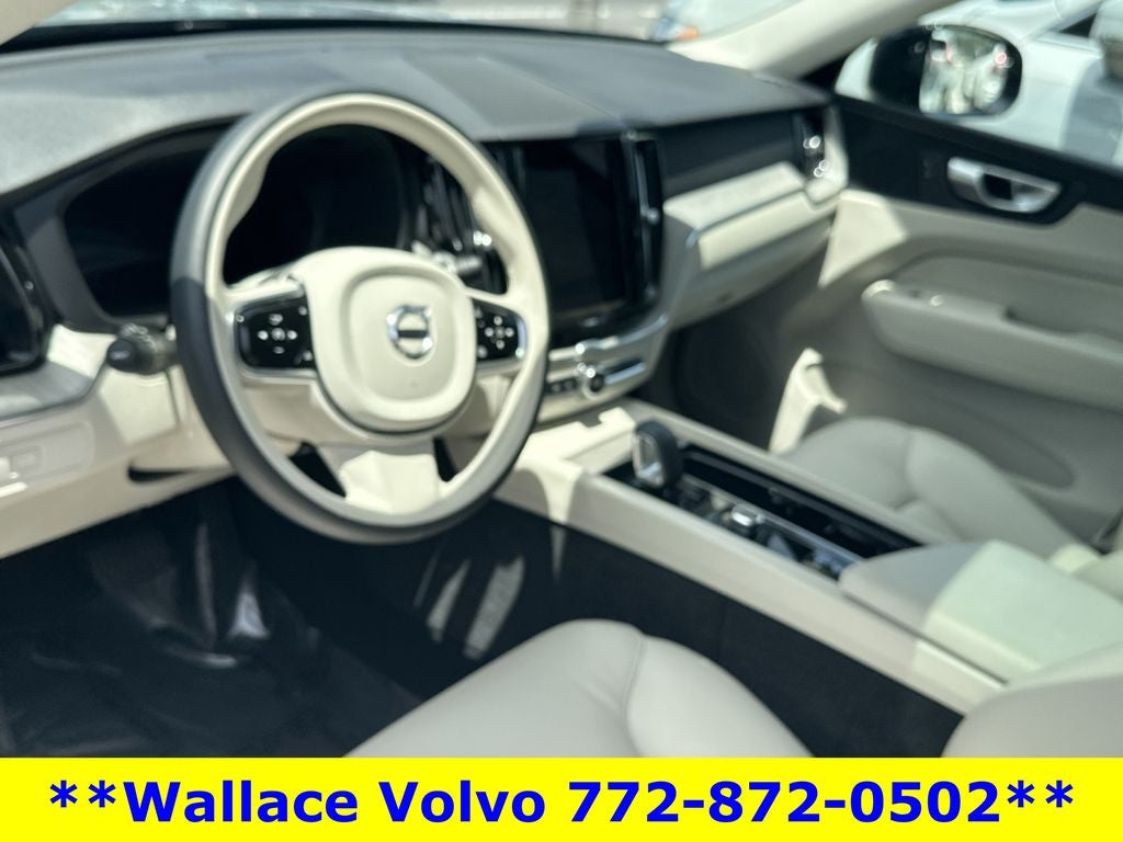 2024 Volvo XC60 B5 Plus Dark Theme