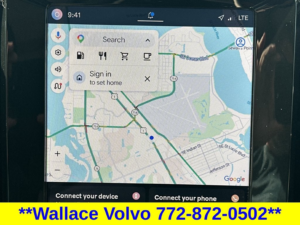 2024 Volvo XC40 B5 Plus Bright Theme