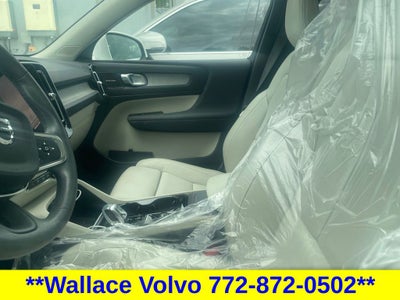 2024 Volvo XC40 B5 Plus Bright Theme