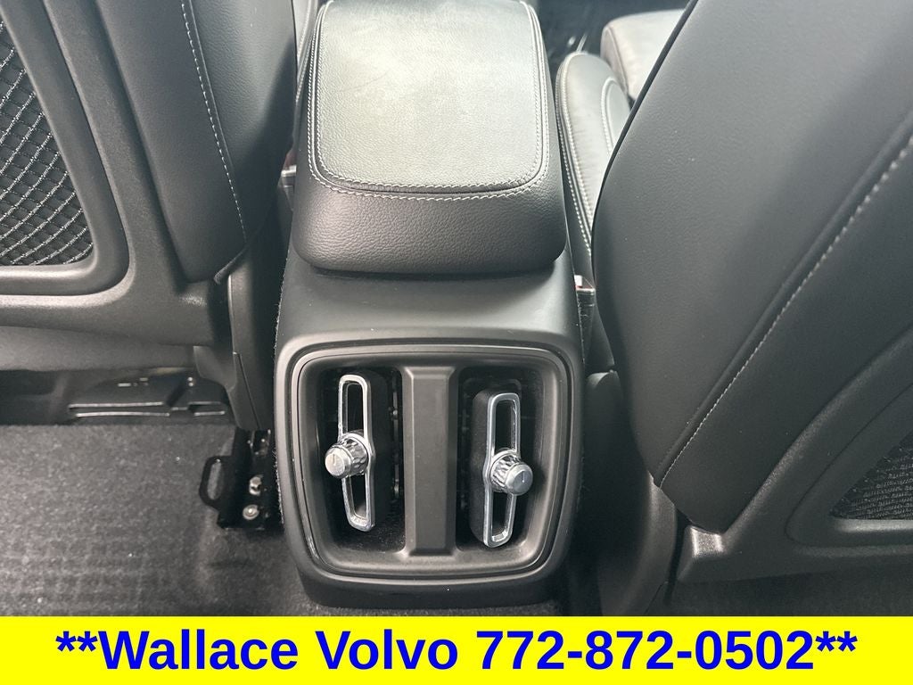 2023 Volvo XC40 Ultimate