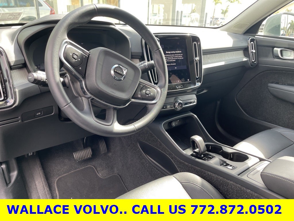 2025 Volvo XC40 B5 Core