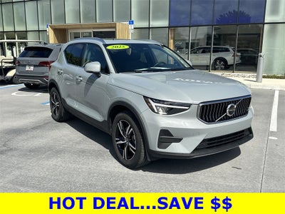2025 Volvo XC40 B5 Core