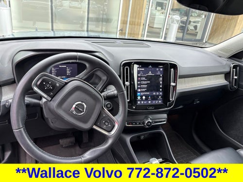 2023 Volvo XC40 B5 Plus Bright Theme