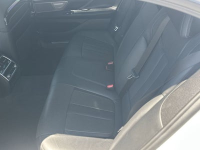 2021 BMW 7 Series 740i