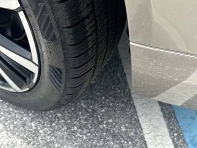 2024 Volvo XC60 B5 Plus Dark Theme