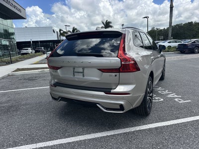 2023 Volvo XC60 B5 Plus Dark Theme