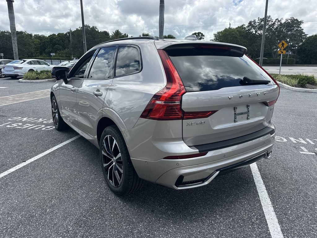 2023 Volvo XC60 B5 Plus Dark Theme