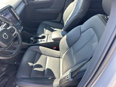 2025 Volvo XC40 B5 Core