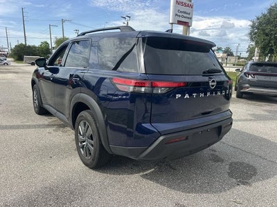 2025 Nissan Pathfinder SV