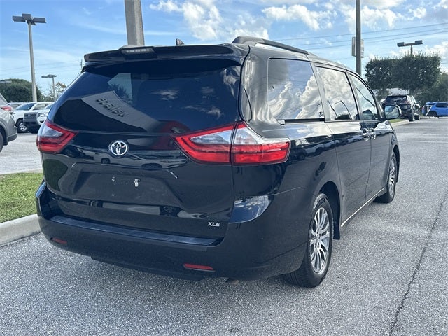 2020 Toyota Sienna XLE