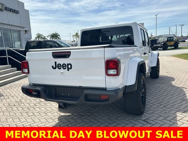 2024 Jeep Gladiator Nighthawk