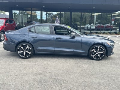 2024 Volvo S60 B5 Core Dark Theme