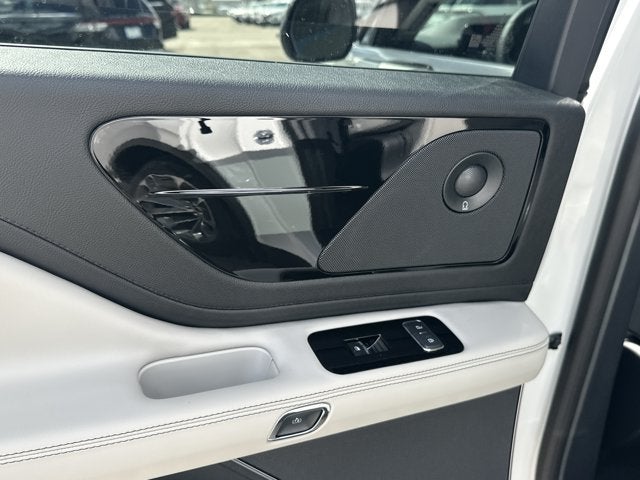 2027 Lincoln Aviator Reserve