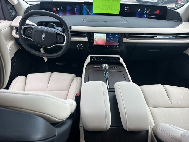 2027 Lincoln Navigator Premiere