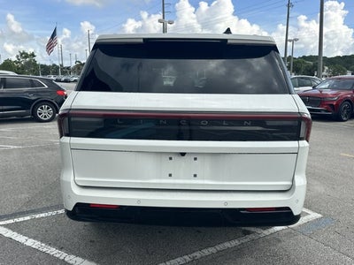 2027 Lincoln Navigator Premiere