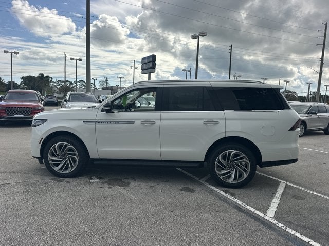 2027 Lincoln Navigator Premiere