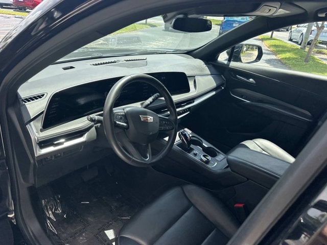 2025 Cadillac XT4 FWD Premium Luxury