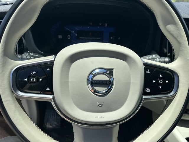 2023 Volvo XC60 Plus Bright Theme