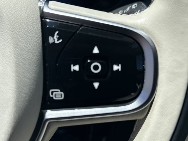 2023 Volvo XC60 Plus Bright Theme