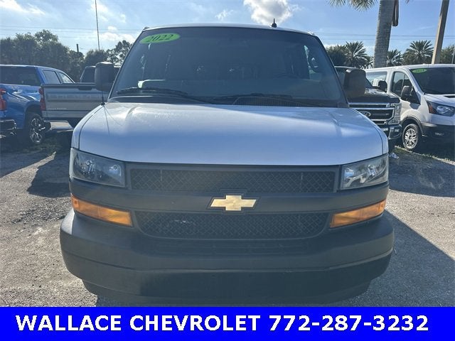 2022 Chevrolet Express Passenger 3500 1LS