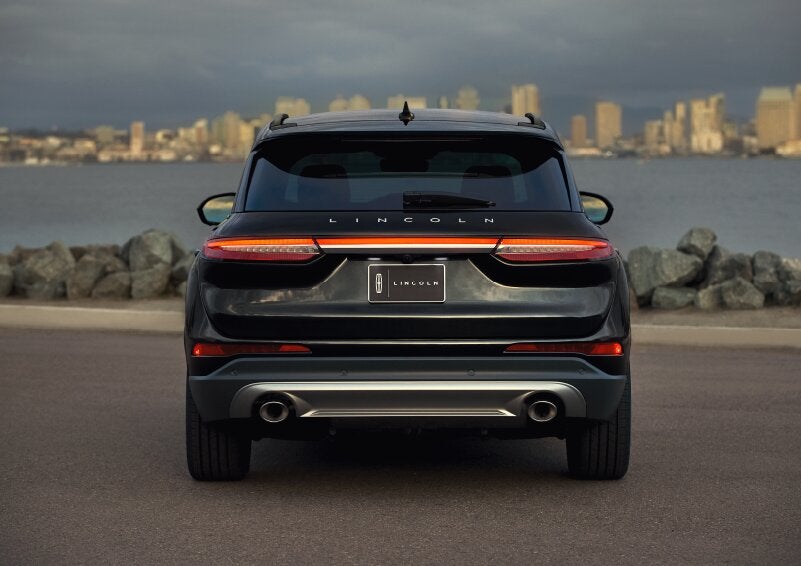 The rear lighting of the 2025 Lincoln Corsair® SUV spans the entire width of the vehicle. | Wallace Lincoln in Fort Pierce FL
